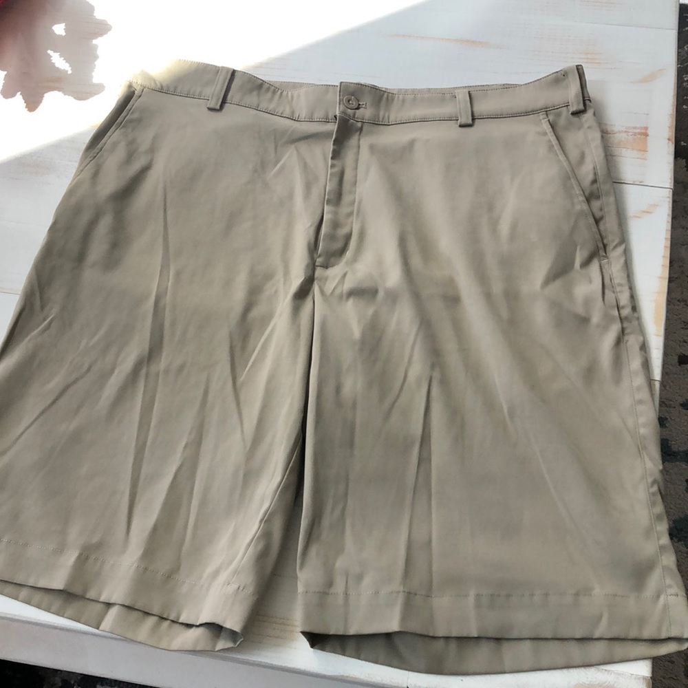 Nike dri fit tan golf shorts